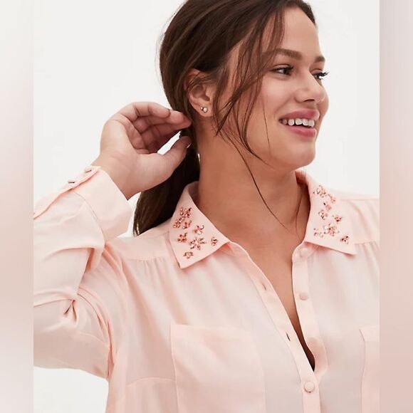 Torrid Georgette Embellished Collar Button Front Blouse Size 4X - Picture 2 of 9